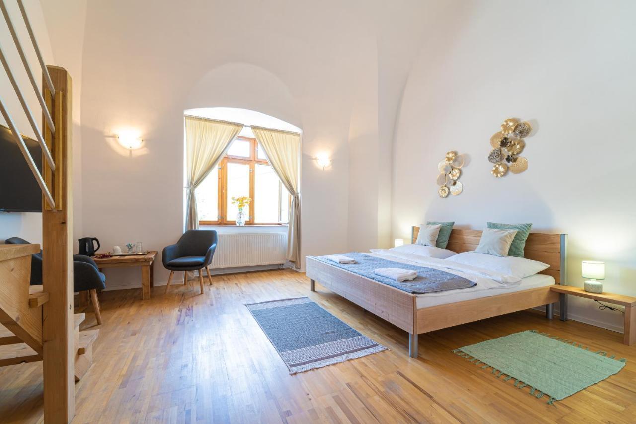 Bed & Breakfast Hugo Tótpelsőc Kültér fotó