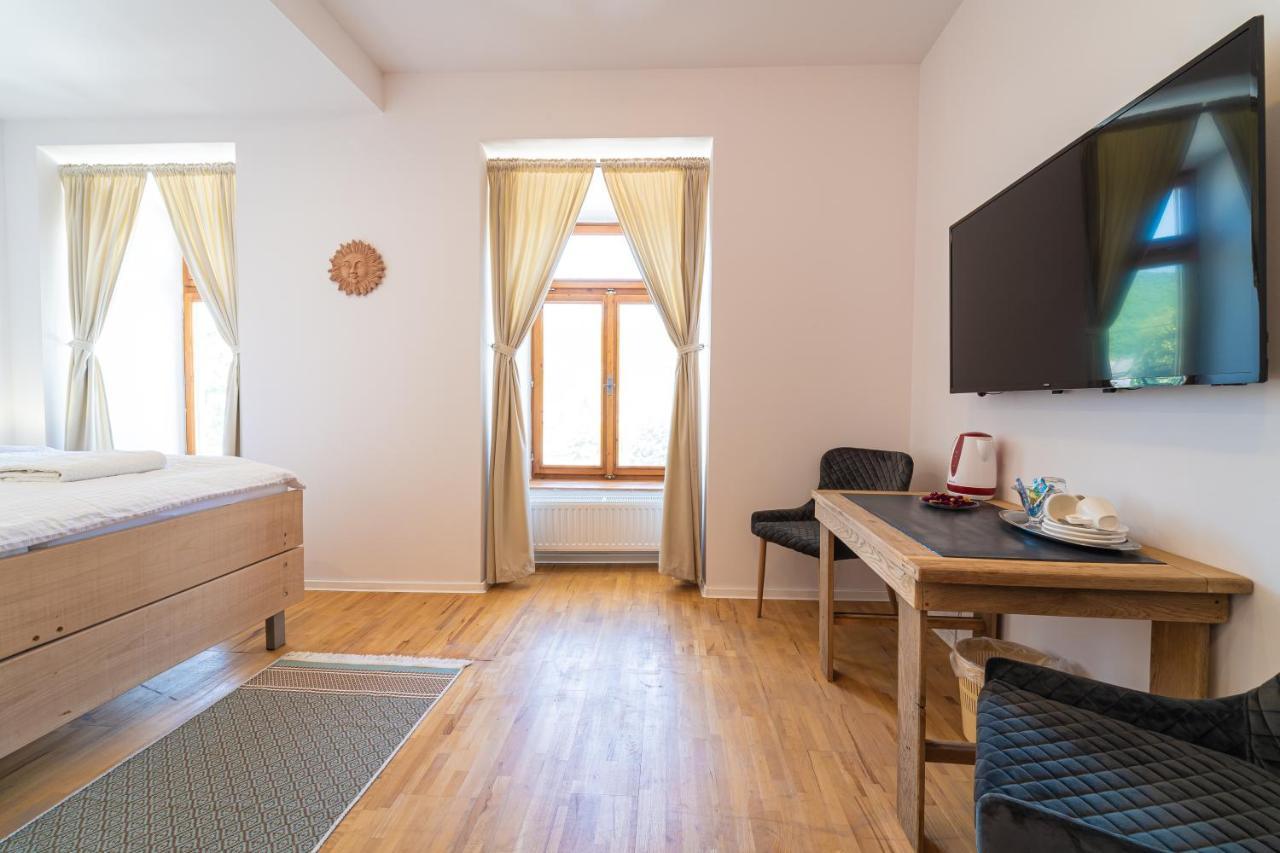 Bed & Breakfast Hugo Tótpelsőc Kültér fotó