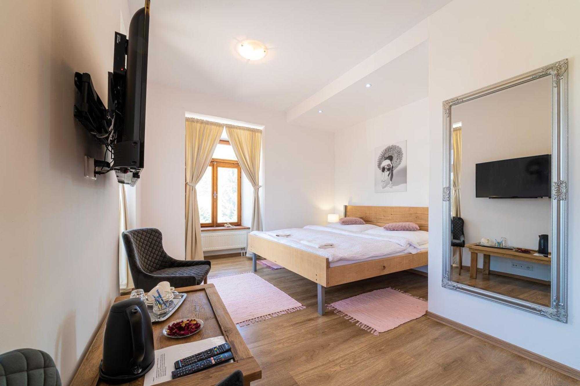 Bed & Breakfast Hugo Tótpelsőc Kültér fotó