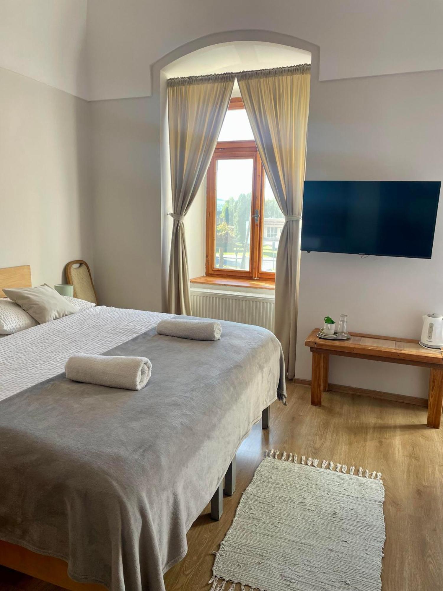 Bed & Breakfast Hugo Tótpelsőc Kültér fotó