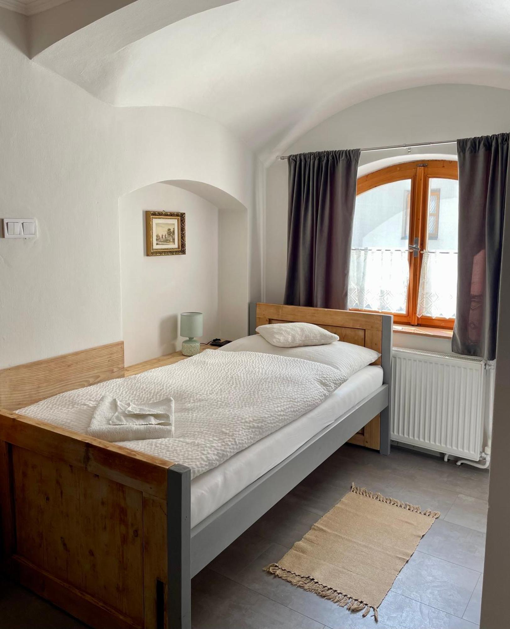 Bed & Breakfast Hugo Tótpelsőc Kültér fotó